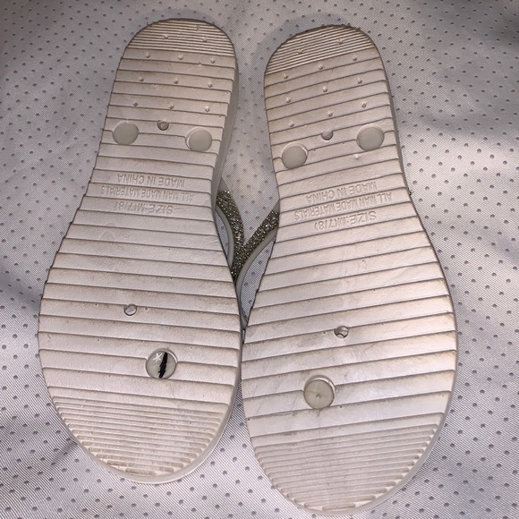 Sparkly white thong sandals size 7/8 - Picture 7 of 11